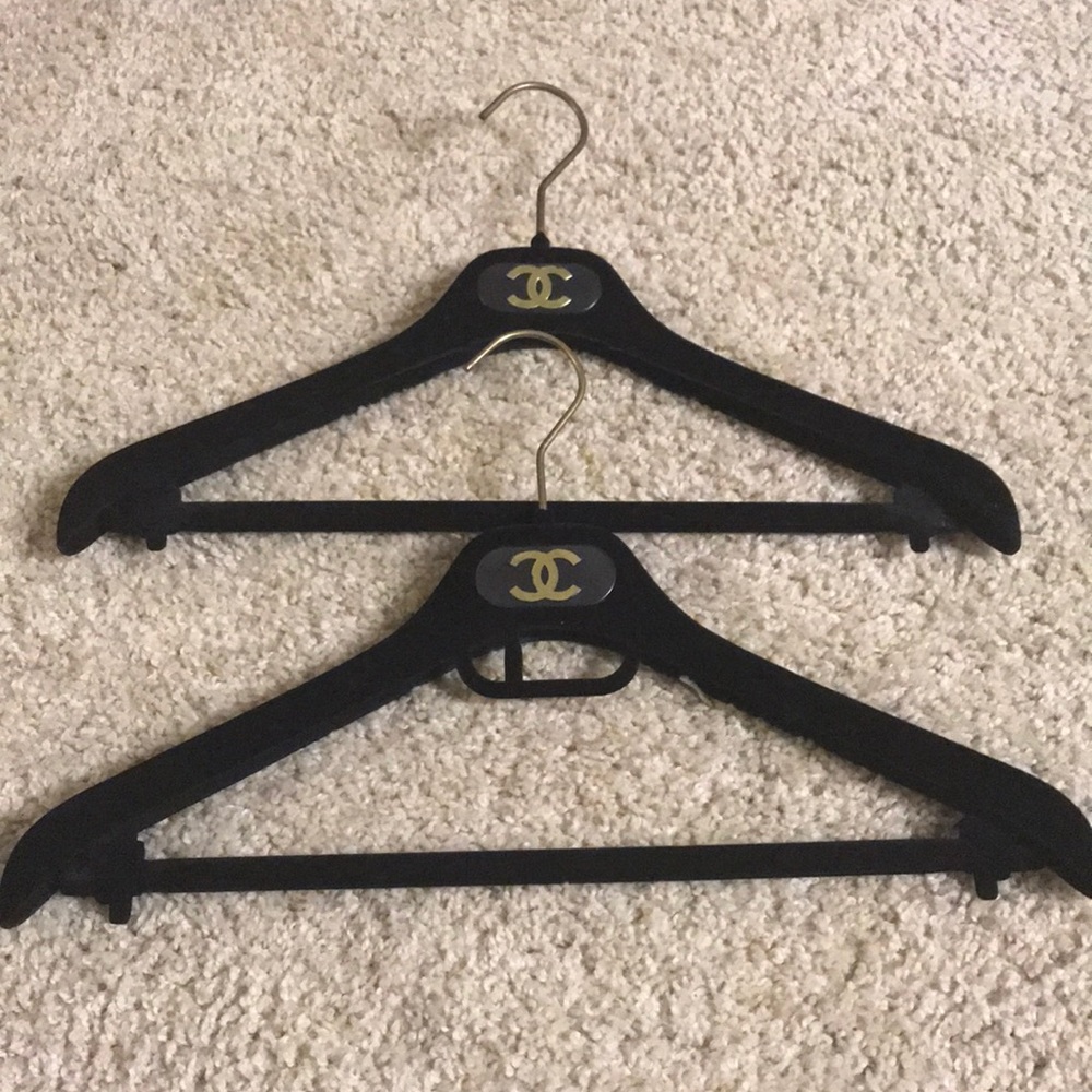 ❗️FLASH SALE❗️Authentic CHANEL Hanger Set